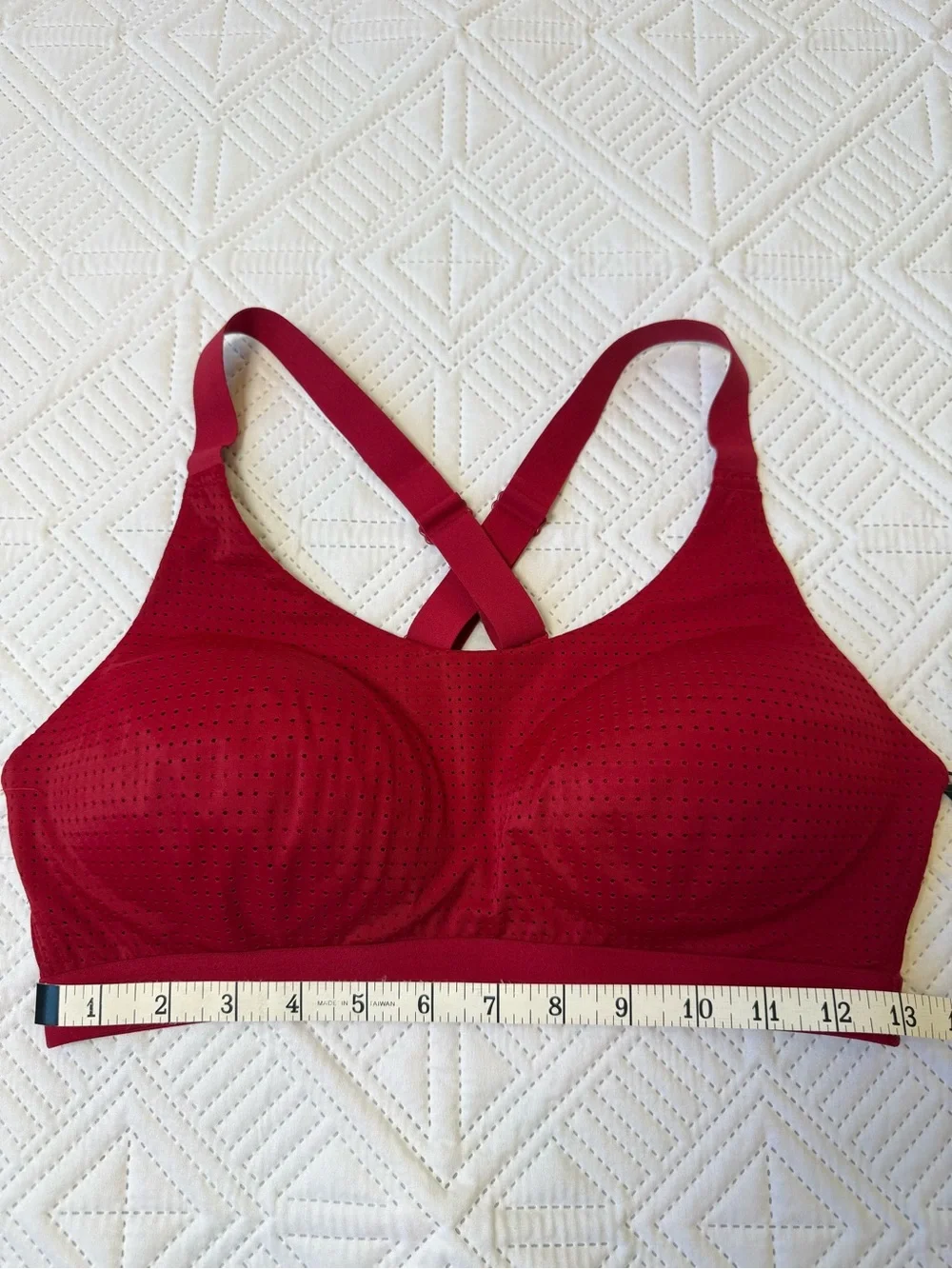 Victoria's Secret VSX Lightweight Mesh Medium Support Sports Bra Size 36C